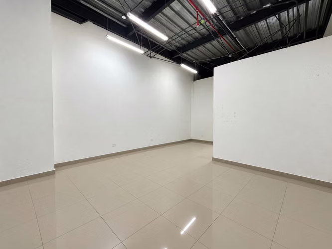 Local Comercial en Alquiler en Condado del Rey – 98 m² en PB - Imagen 4