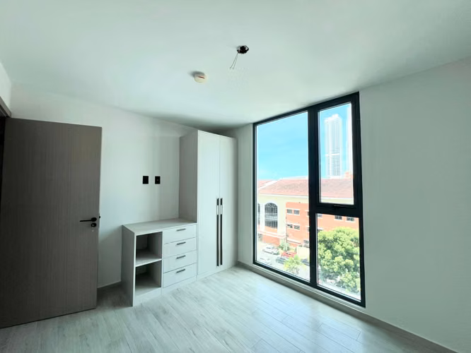 APARTMENT SALE IN BEAUTIFUL VIEW - STEPS FROM COASTAL TAPE