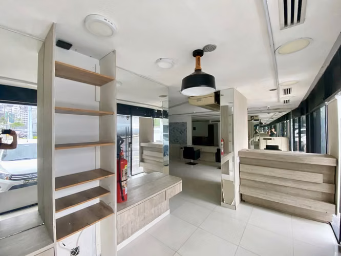 ALQUILER DE LOCAL COMERCIAL LISTO DE OCUPAR, UBICADO EN BELLA VISTA - Imagen 7