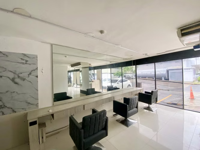 ALQUILER DE LOCAL COMERCIAL LISTO DE OCUPAR, UBICADO EN BELLA VISTA - Imagen 6