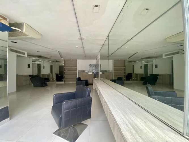 ALQUILER DE LOCAL COMERCIAL LISTO DE OCUPAR, UBICADO EN BELLA VISTA - Imagen 11