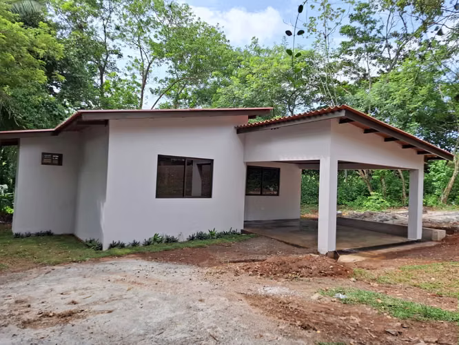 For sale beautiful house in La Chorrera Whatsapp