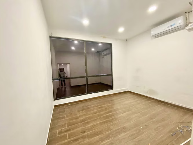 ALQUILER DE OFICINA - LOCAL COMERCIAL EN MARBELLA - Imagen 7