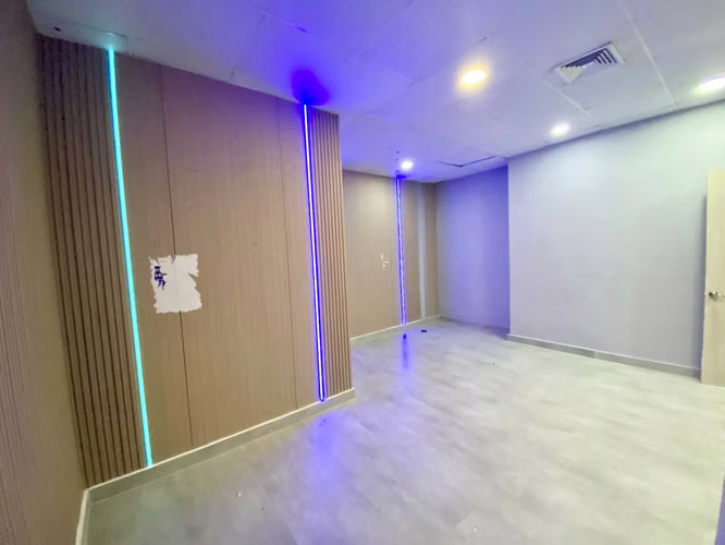 ALQUILER DE OFICINA - LOCAL COMERCIAL EN MARBELLA - Imagen 5