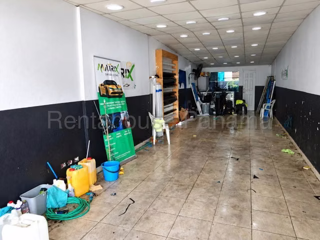 Venta de Plaza Comercial con 10 Locales en Chanis 27LGG2671