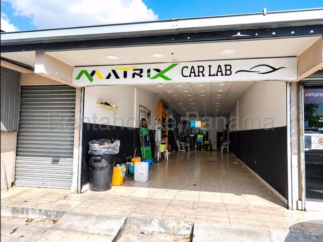 Venta de Plaza Comercial con 10 Locales en Chanis 27LGG2671