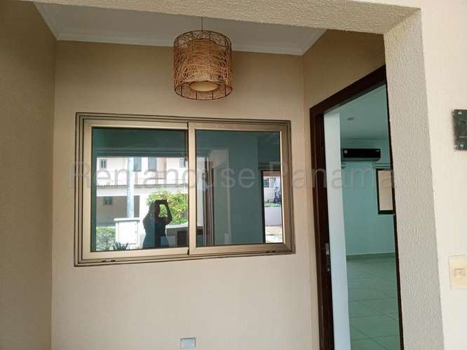 Casa En Venta En Panamá Pacífico YM