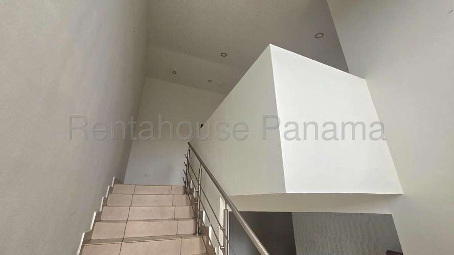Casa En Venta En Brisas Del Golf YM