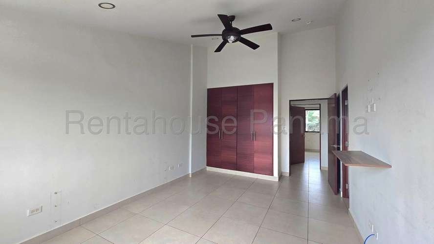 Casa En Venta En Brisas Del Golf YM