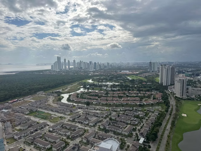 ALQUILER de Exclusivo Penthouse en PH Ivy – Santa María Country Club  SP
