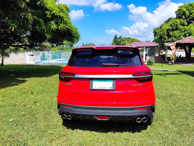 Vendo Geely Coolray 2023 en excelente estado comprado en agencia 13990 - Imagen 3