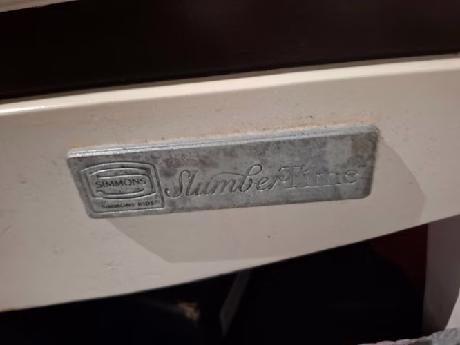 Cuna usada con colchón  REMATE TOTAL SOLO POR UNA SEMANA  - Imagen 4