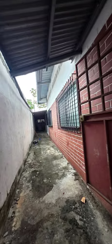 Venta de casa en Chanis para remodelar u oficina - Imagen 6