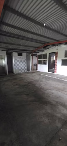 Venta de casa en Chanis para remodelar u oficina - Imagen 3