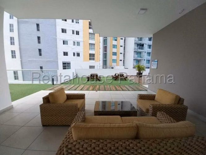 Alquiler de Apartamento en Carrasquilla Ph Park Point KF