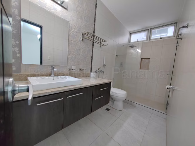 Venta de Apartamento con Línea blanca en El Cangrejo Ph Luxor EC - Imagen 13