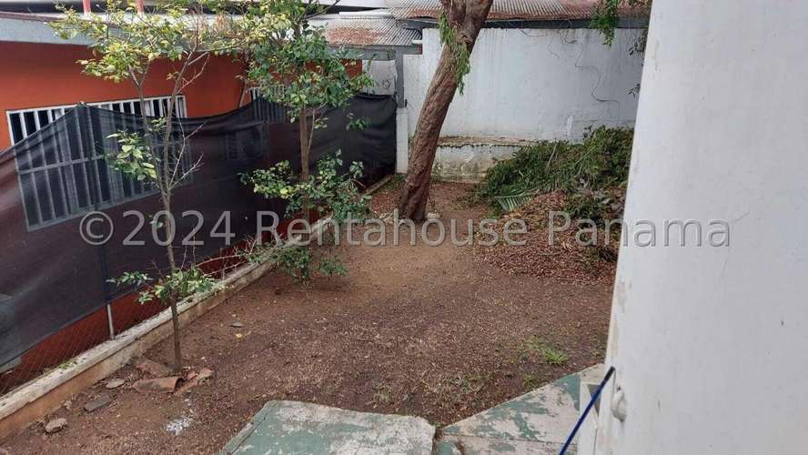 Venta de Casa Comercial en Villa Lilla, San Francisco 26-3318GG