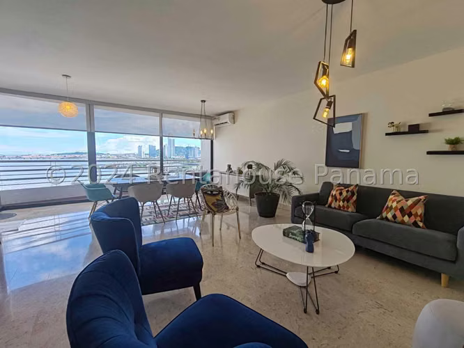 Apartment for sale in Marbella Ph Los Delfines SN