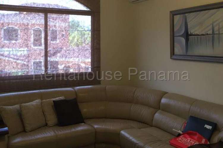 Alquiler de Casa en Clayton Village 420 Mts PD