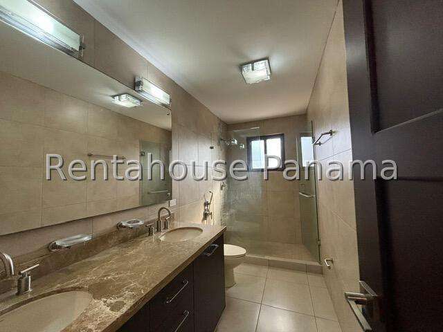 Venta de Casa en Clayton Embassy Club 330 Mts PD