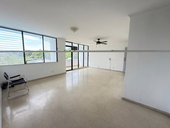 ALQUILO APARTAMENTO EN EL DORADO, 3 RECAMARAS, 120M2, VACIO.