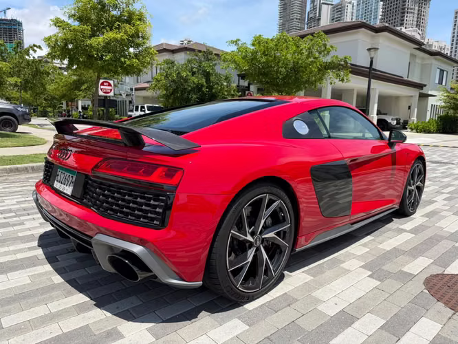 2025 AUDI R8 V10 PLUS 