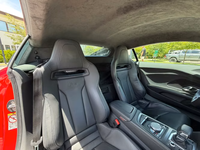2025 AUDI R8 V10 PLUS 