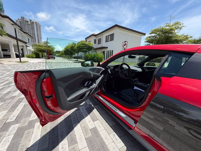 2025 AUDI R8 V10 PLUS 