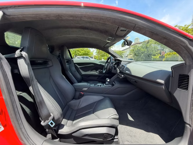 2025 AUDI R8 V10 PLUS 