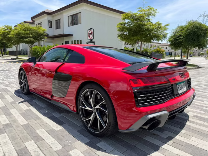 2025 AUDI R8 V10 PLUS 