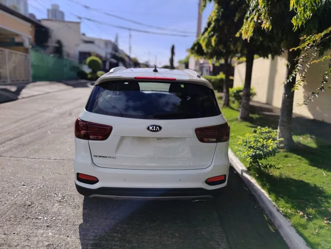 KIA SORENTO 2019 AUTOMÁTICA ÚNICO DUEÑO NEGOCIABLE  - Imagen 12