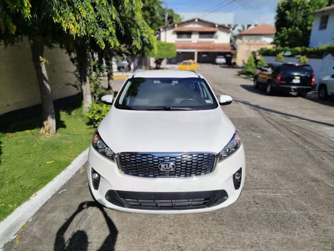 KIA SORENTO 2019 AUTOMÁTICA ÚNICO DUEÑO NEGOCIABLE 