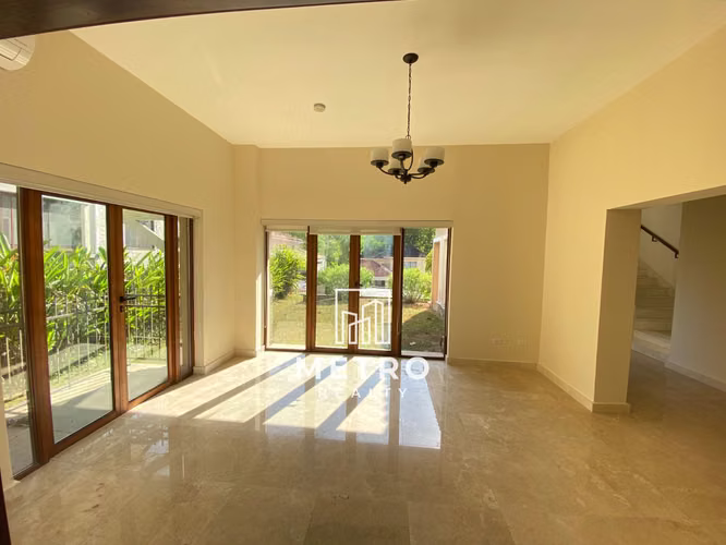 Venta de Casas en Clayton en Senderos de Camino de Cruces
