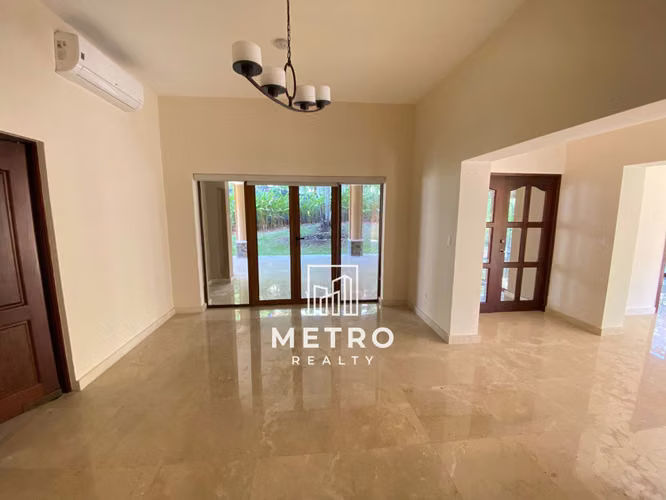 Venta de Casas en Clayton en Senderos de Camino de Cruces