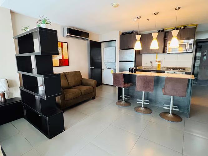 ALQUILO APARTAMENTO EN BELLA VISTA, 1 RECAMARA, AMOBLADO, 45M2, PISO ALTO. - Imagen 2