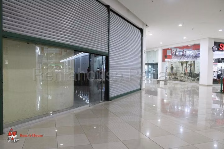 Venta de Local Comercial en los Andes Mall, Transistmica 27LGG2699