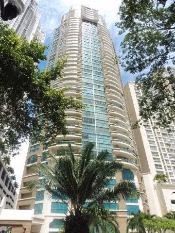 SE ALQUILAR APARTAMENTO CON LINEA BLANCA 3 HABITACIONES P.H OCEAN PARK T200