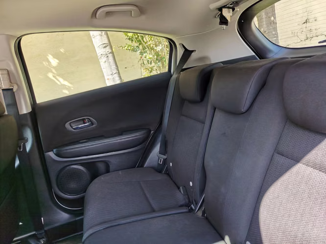 HONDA HRV 2016 AUTOMÁTICA ÚNICO DUEÑO NEGOCIABLE  - Imagen 8