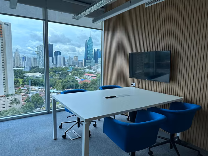 ALQUILO OFICINA AMOBLADA OCEANIA BUSINESS PLAZA , 75 MT, TODO INCLUIDO , $1600 - Imagen 5