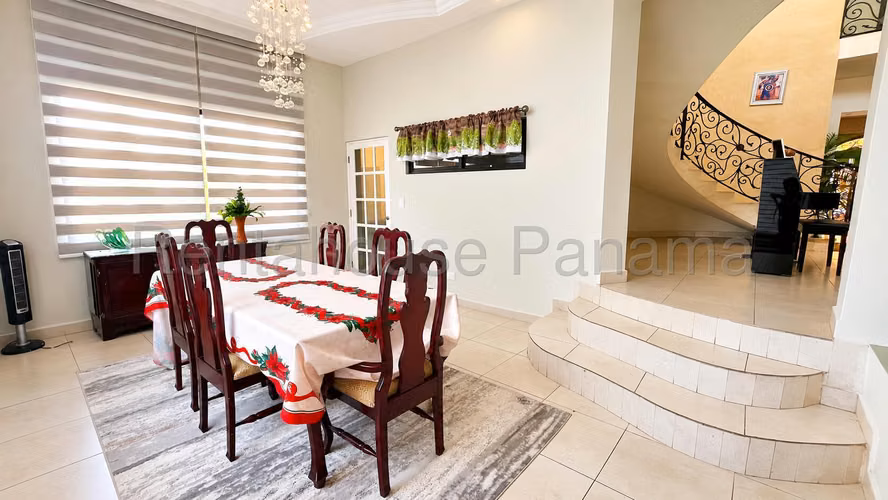 VENTA DE CASA EN PUEBLO NUEVO MCD27-1097