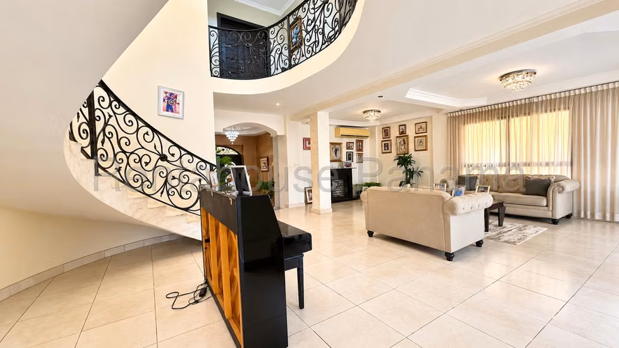 VENTA DE CASA EN PUEBLO NUEVO MCD27-1097