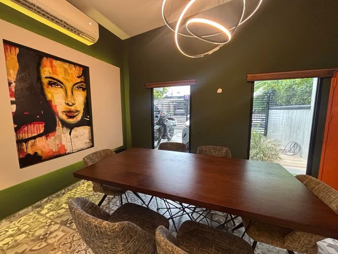 Residencia Unifamiliar Remodelada en Coco del Mar | Privacidad, Diseño Moderno y Patio Privado - Imagen 10