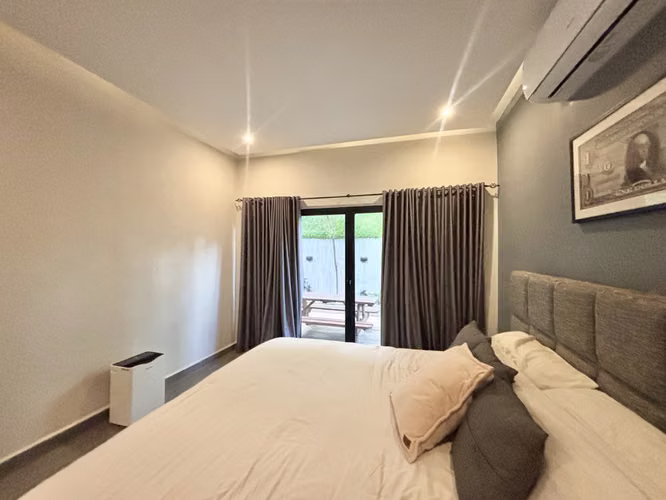 Residencia Unifamiliar Remodelada en Coco del Mar | Privacidad, Diseño Moderno y Patio Privado - Imagen 9