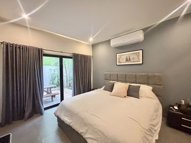 Residencia Unifamiliar Remodelada en Coco del Mar | Privacidad, Diseño Moderno y Patio Privado - Imagen 14
