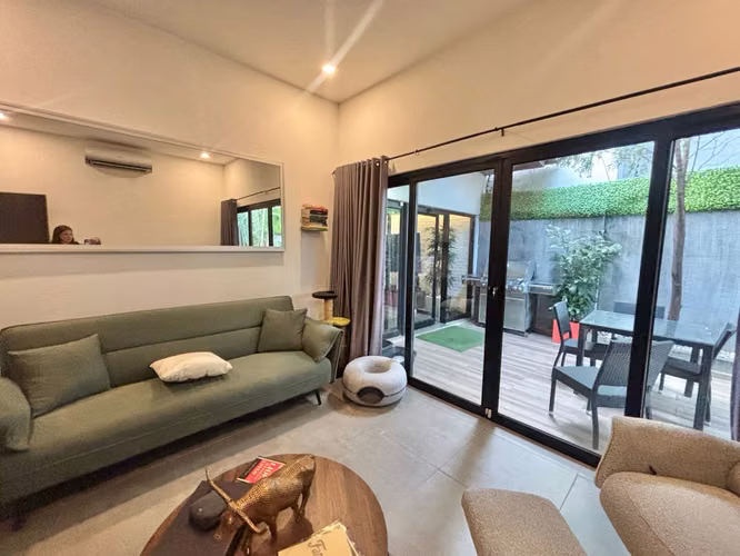 Residencia Unifamiliar Remodelada en Coco del Mar | Privacidad, Diseño Moderno y Patio Privado - Imagen 5