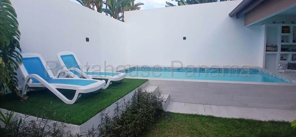 Venta de Casa en Versalles, 230m2 Remodelada  26LGG7575