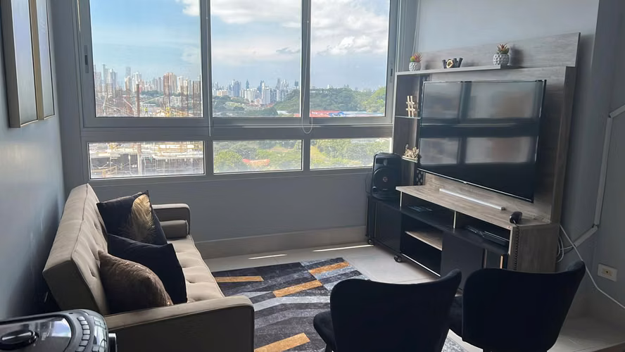  SE ALQUILA AMPLIO APARTAMENTO AMOBLADO EH EL PH GREENWOOD EN EL BOSQUE 