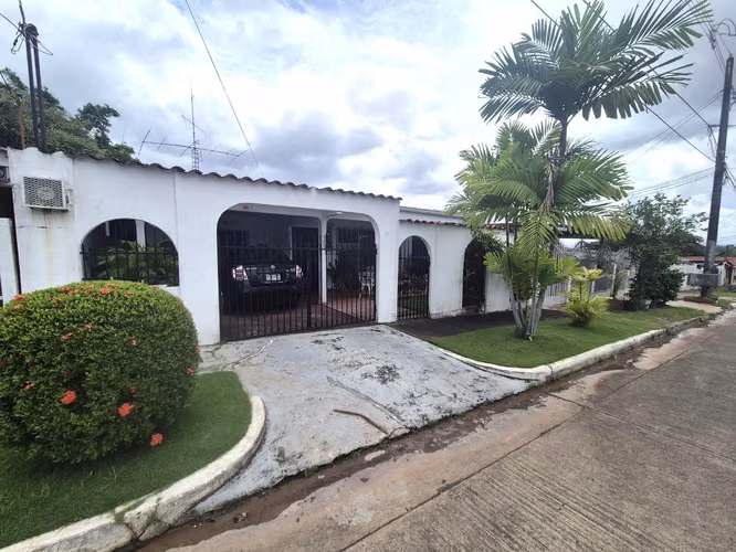 Casa en venta en Pedregal Balmoral # 2341 cvd