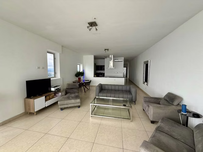 Alquiler de apartamento en Avenida Balboa con vista al mar  - Imagen 2