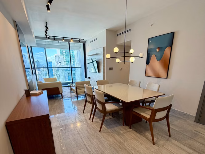 Apartment rental in Avenida Balboa with sea view
